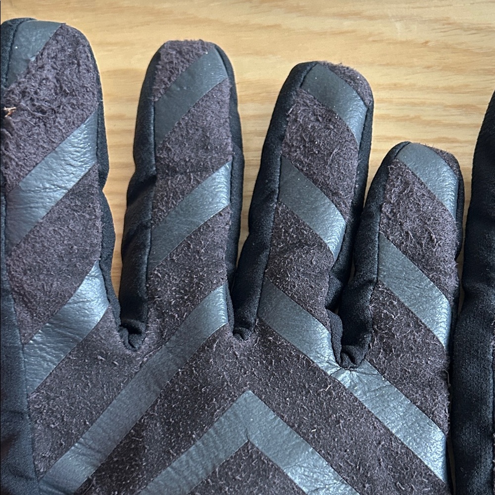 Columbia Black Insulated Gloves - Picture 4 of 5